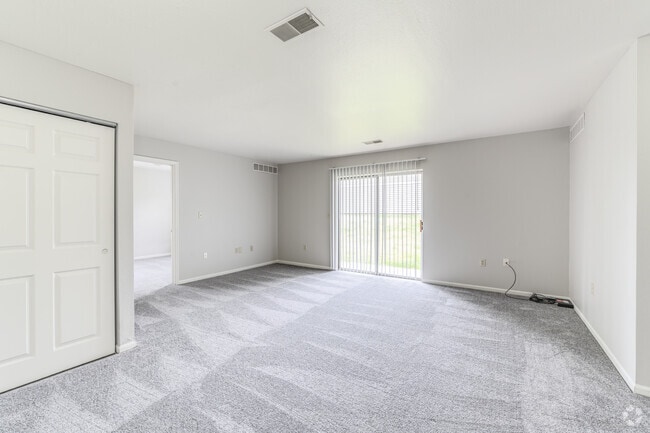 2 BR, 2 BA, 500 PIES CUADRADOS - Hunters Ridge