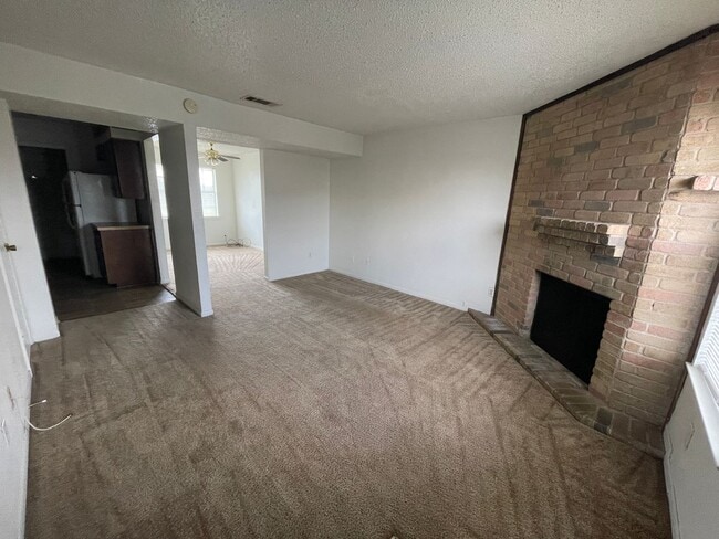 Photo - 1006 Eastside Dr Unidad Apt B