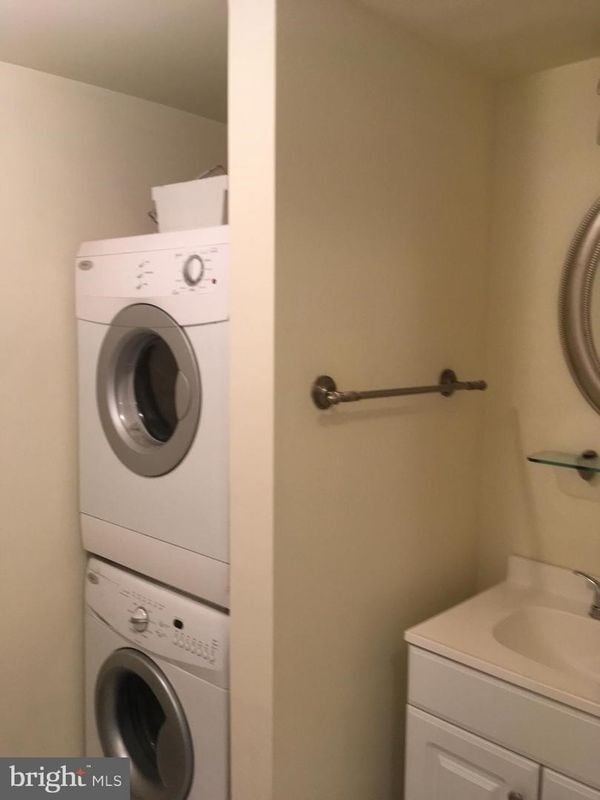 Photo - 2410 Pond View Dr