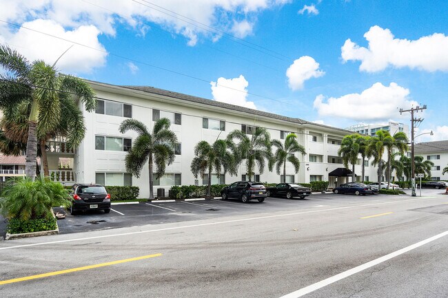 2881 NE 32nd St Unidad 220