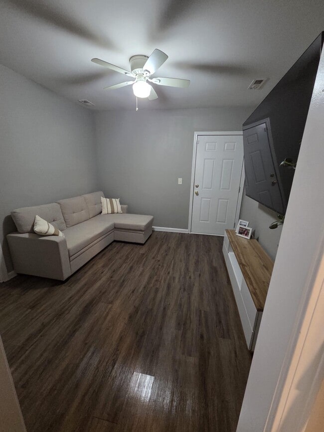 Building Photo - 3901 Garland Ave Rental