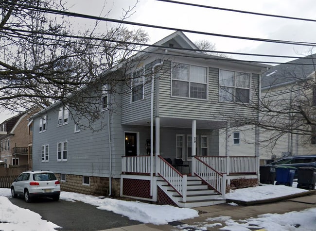 Building Photo - 29 Chetwynd Rd Unit 2 Rental