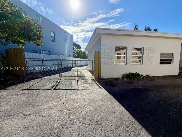 Photo - 2340 SW 14th St Unit B