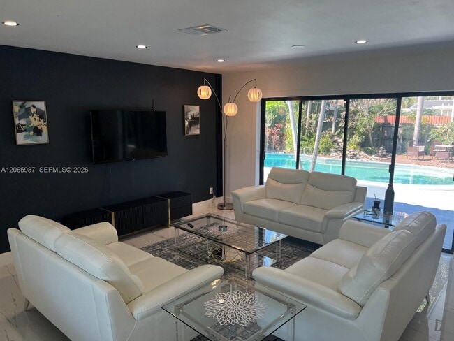 Photo - 1112 N 13th Ave
