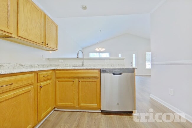 Photo - 180 Riglaw Cir