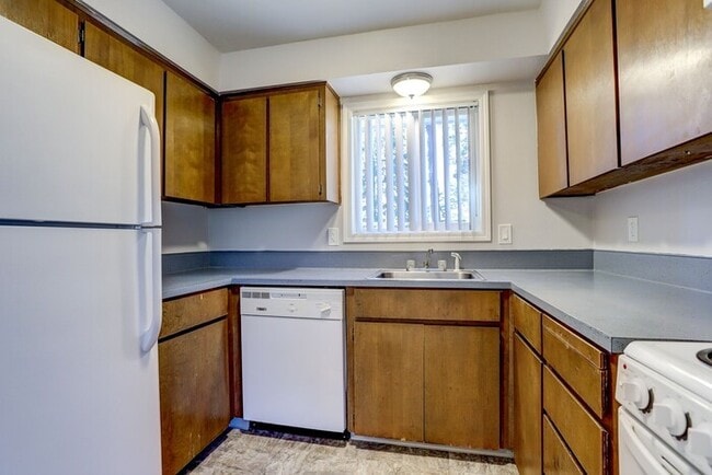Photo - 1 Bed / Bath Available soon! Washer/Dryer in unit!