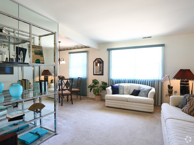 Montclair Duplex Apartments