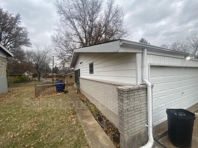 Photo - 2625 Netherton Dr