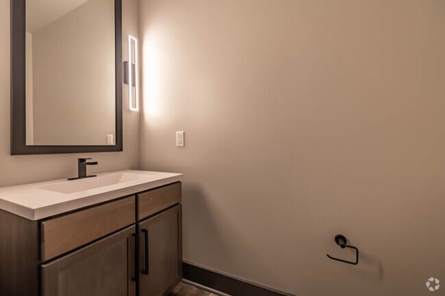 1BR, 2BA - 1400SF - Second Bathroom