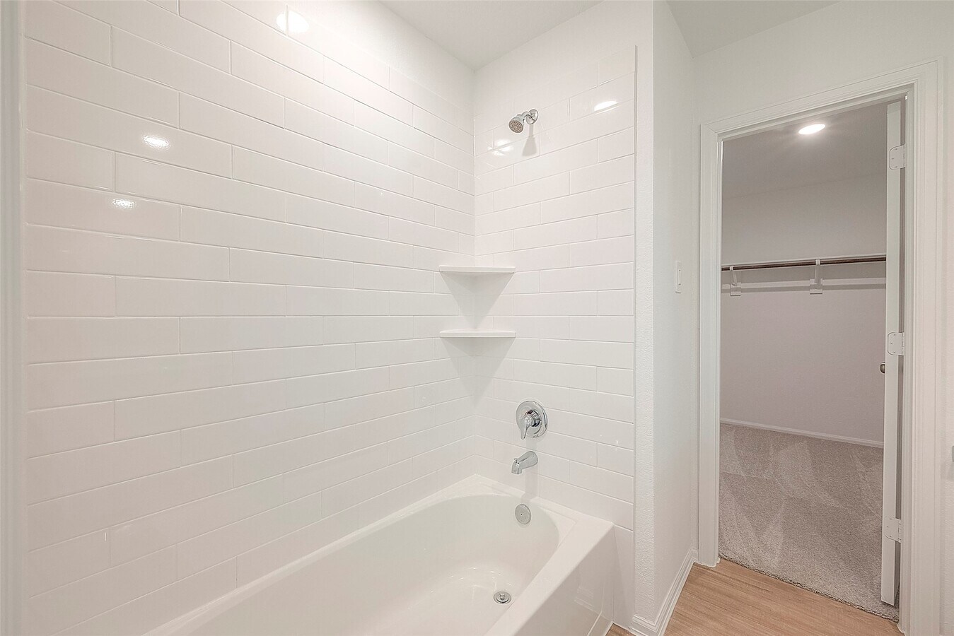 Photo - 1491 Las Cuevas Dr