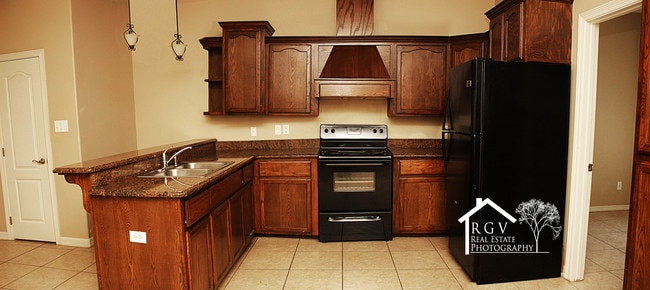 Photo - 1305 W Fig Ave