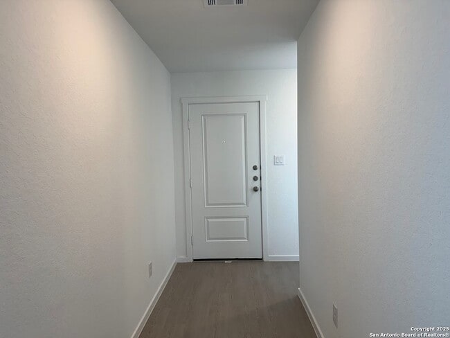 Photo - 267 Ottawa Way