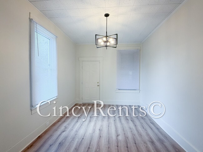 1216 Regent Ave