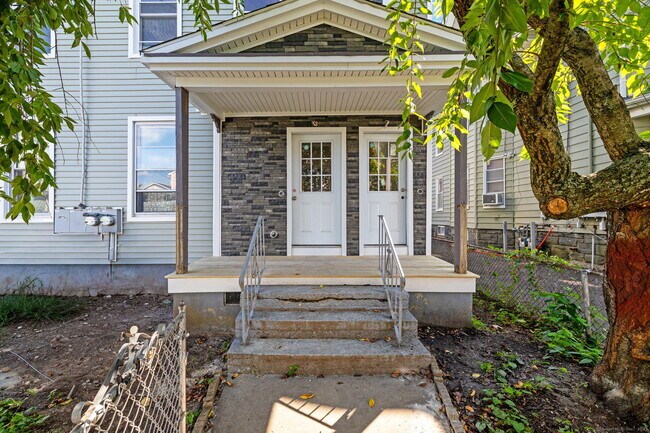 Photo - 530 Jane St Unit 1