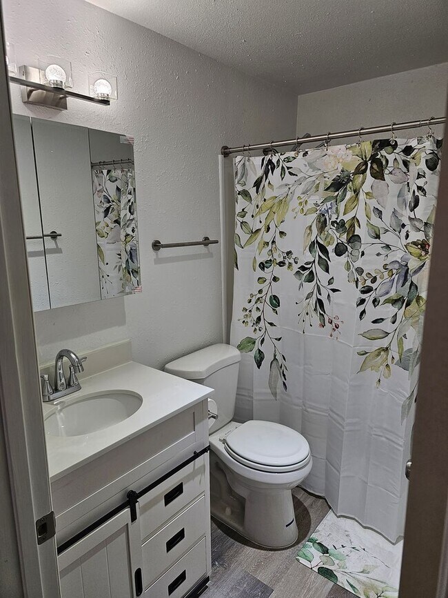 11108, 11110, 11114 S Sheridan Ave Apartment Unit 11108 S Sheridan Ave