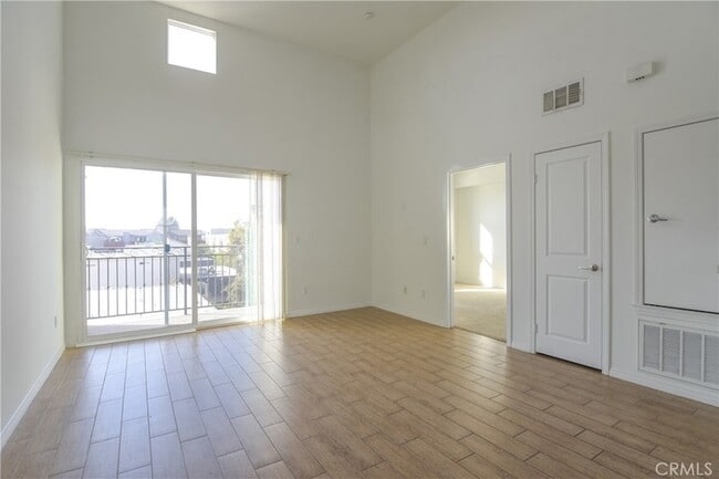 Photo - 11925 Kling St Unit 206