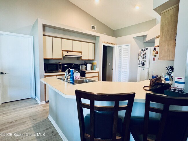 Photo - 2065 Thistle Dr