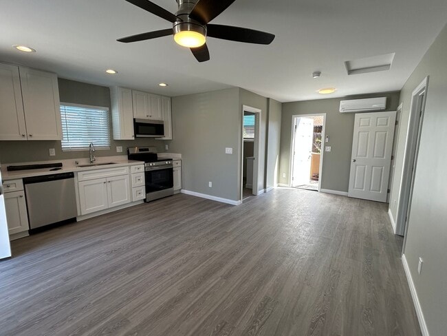 Photo - 1 Bed/1 Bath Newly Renovated Unit 4671