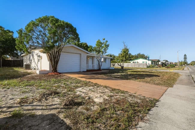 Photo - 3208 Holiday Lake Dr