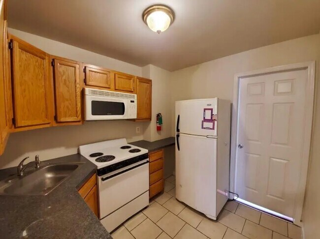 2212 S 15th St Unit 1st floor