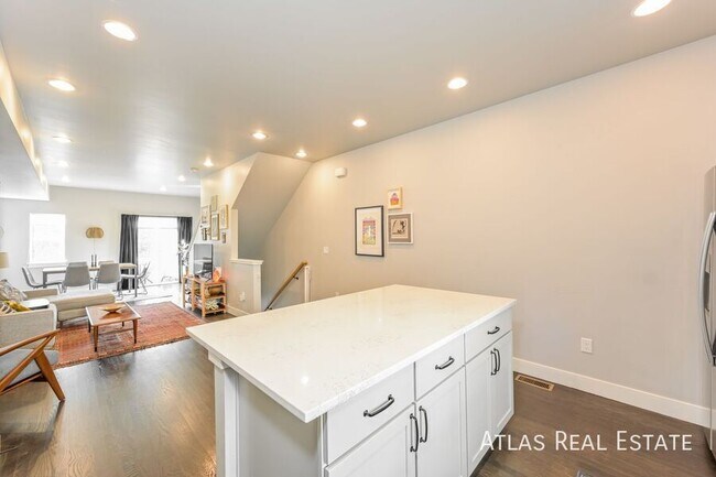 Photo - 3810 Olive St