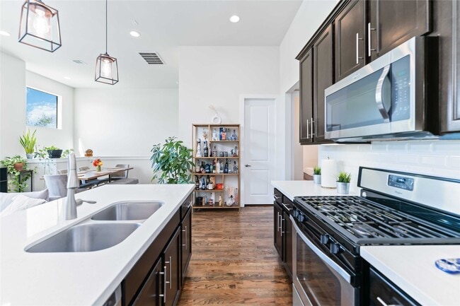 Photo - 6 N Hutcheson St