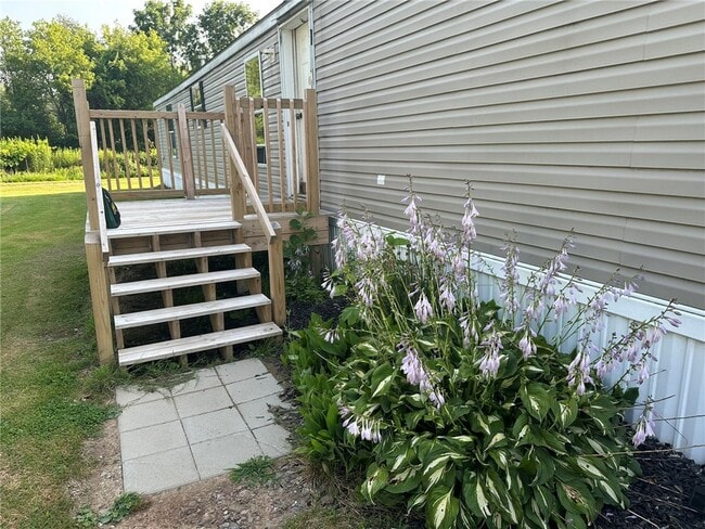 Photo - 5676 NY-14