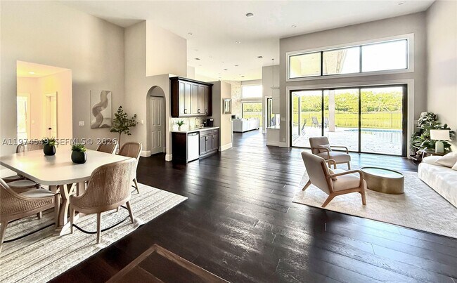 400 Alexandra Cir