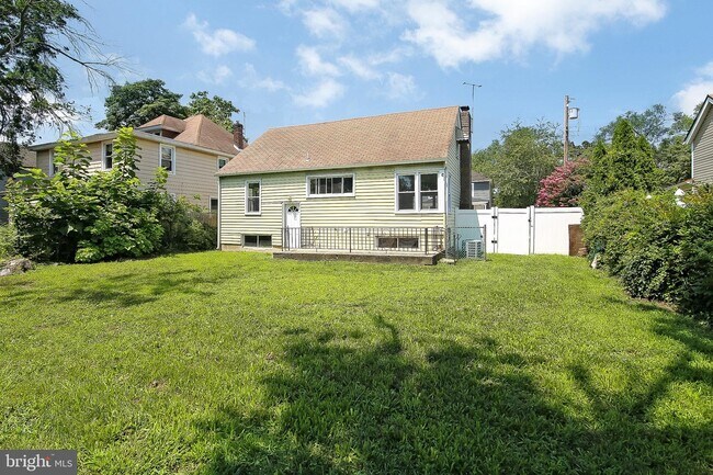 Photo - 112 W Washington St