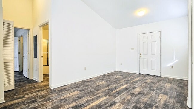 Photo - 680 Wallingford Rd Unit Apt 106