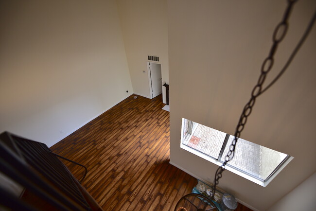Photo - 1339 N Columbus Ave Condo