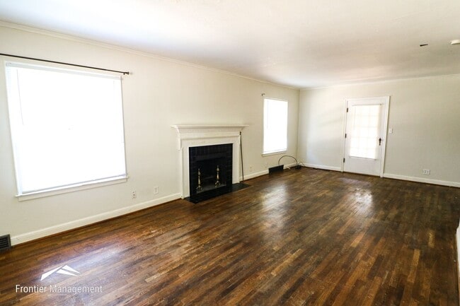Photo - Spacious 5 Bedroom Home Perfectly Located ...