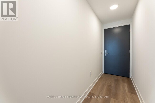 Photo - 86 Dundas St E Unit 526