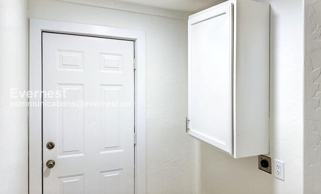 Building Photo - 2317 W Adams St