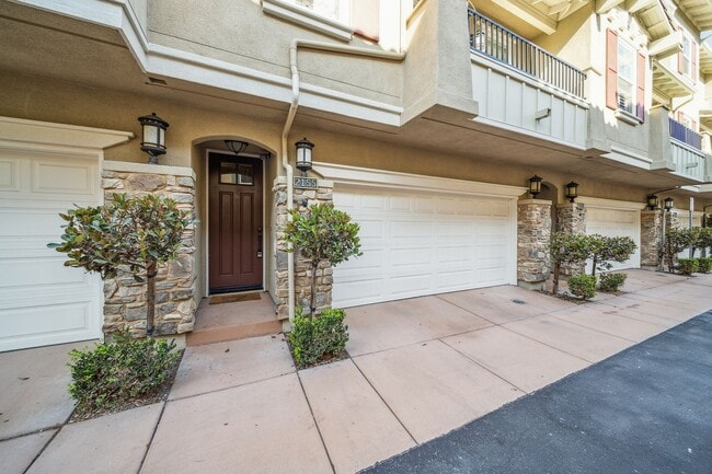 Photo - MI/Special Charming 2-Bed / 2.5-Bath Townh...