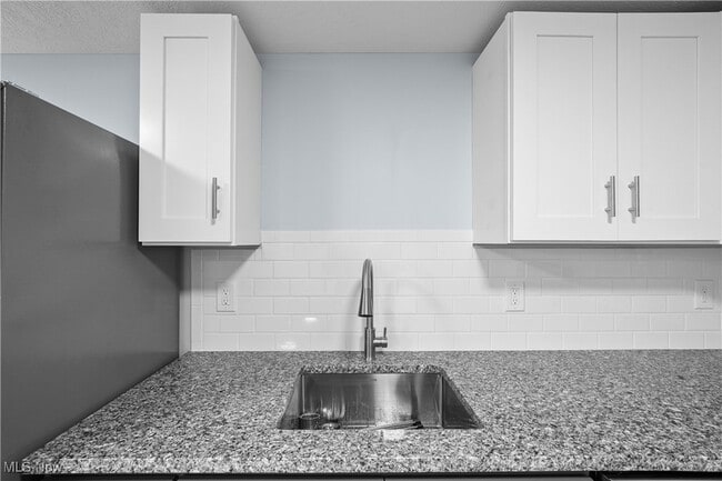 Photo - 1735 Merriman Rd Unit 200