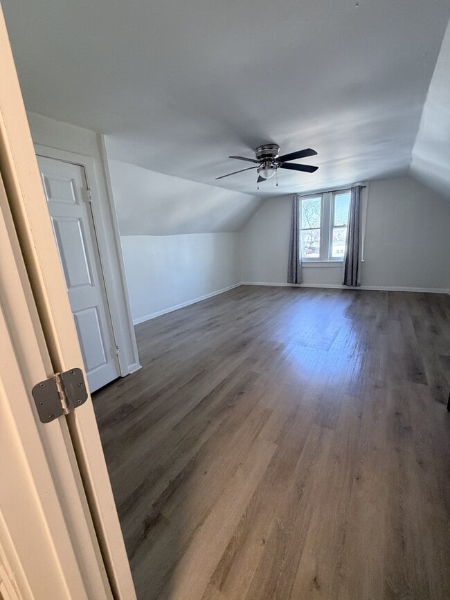 Photo - 2210 W Iowa St