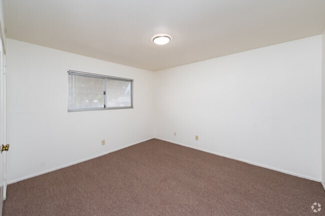 1BR, 1BA - 600SF