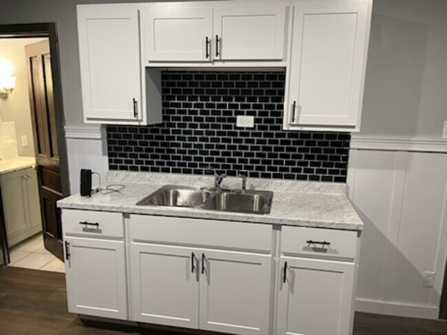 Photo - 86 Rejtan St Unit 1 Lower