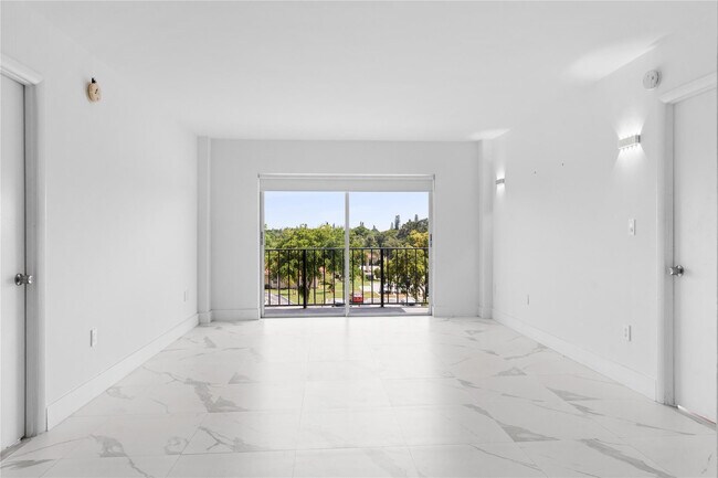 Photo - 4164 Inverrary Dr Unit 412