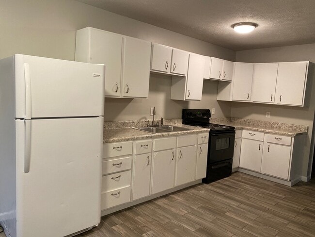 Photo - 877 N Royal St Unit B