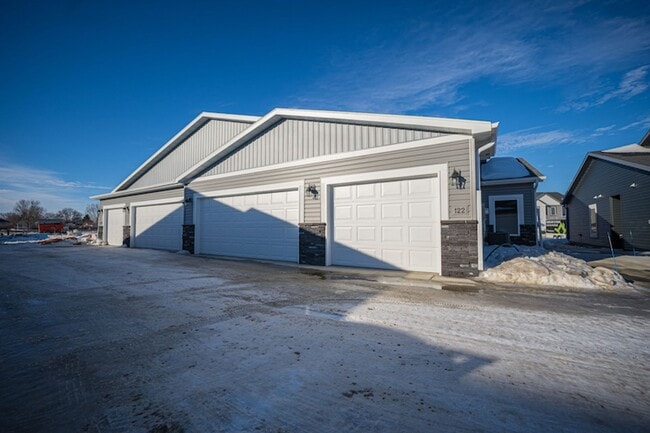 One-Level Carefree Living in a quiet and i... - One-Level Carefree Living in a quiet and i... Casa