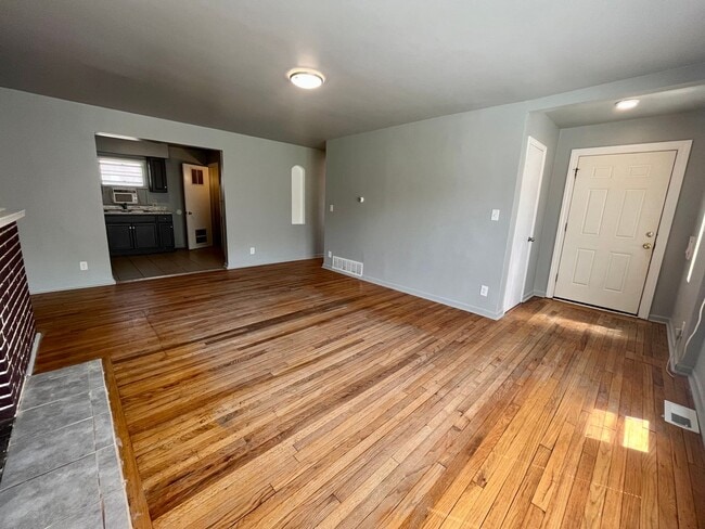 Photo - Taylor Street 4813-4815 Unit 4815