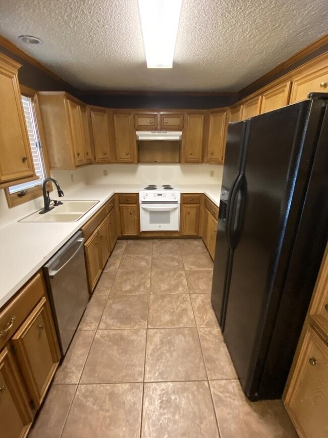 Photo - 6818 Huron Ave