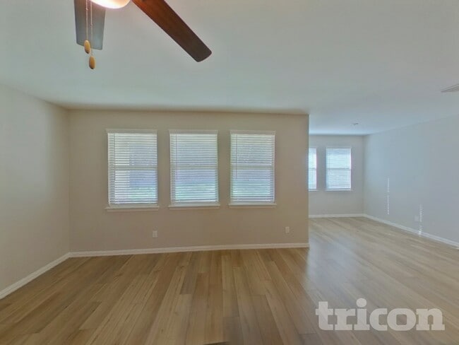 Photo - 219 Jenkinson Dr