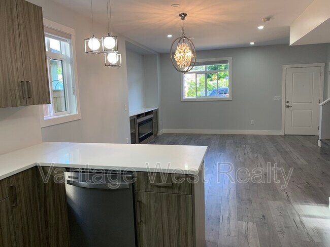 Photo - 756-756 Glenwood Ave