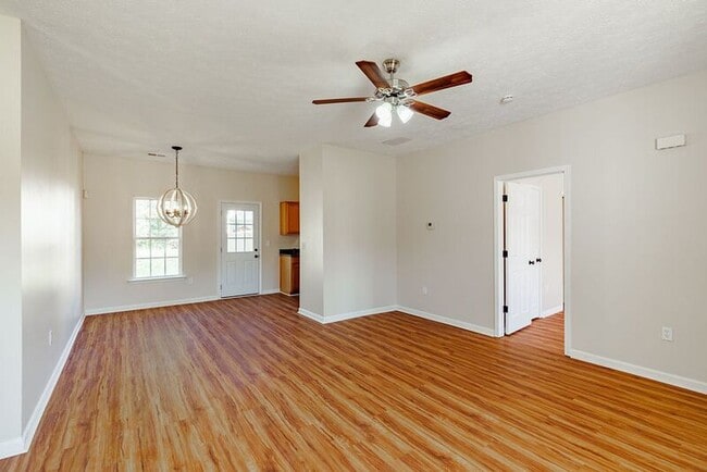 Photo - 507 Dove Way