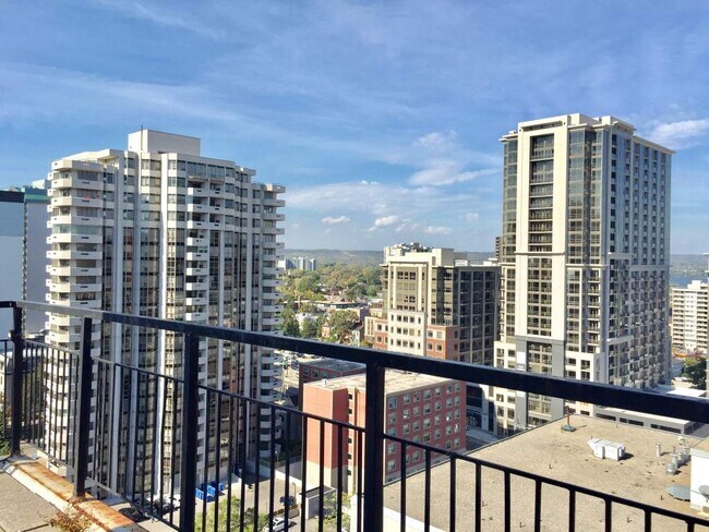 Photo - Bay 100 Apartments