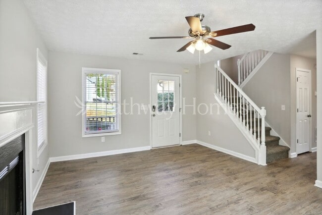 Photo - 62 Nellie Brook Dr SW