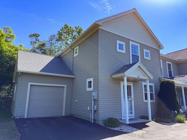 Building Photo - Brunswick Condo End Unit 2BR/1.5BA
